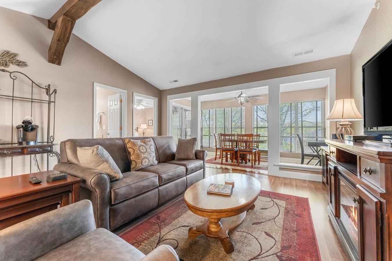 Penthouse Thousand Hills Golf Front Condo With Pool Close To 76 And Sleeps 8 Branson Exterior photo